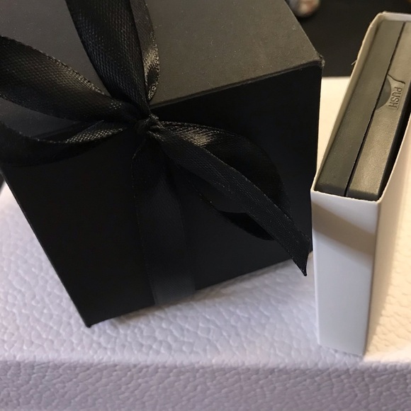 Henri Bendel 2 Piece Ring 💍 - Picture 8 of 8